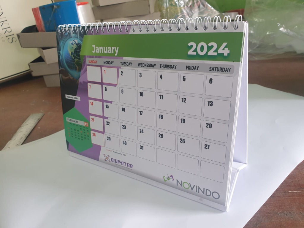 Isi Kalender Meja 2024